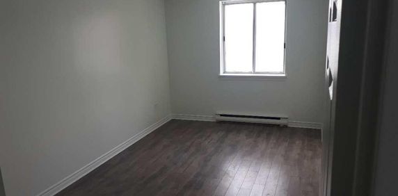 Très Bel Appartement 3 1/2 à Louer - Boulevard Des Sources - DDO - Aussi 4 1/2 - Photo 2