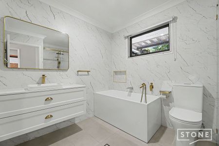 Stylishly 3-Bedroom Home with Pool - Photo 4