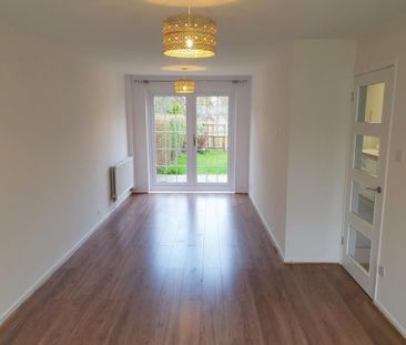 3 bedroom semi-detached house to rent - Photo 2