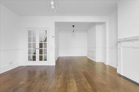 3 bedroom maisonette to rent - Photo 2