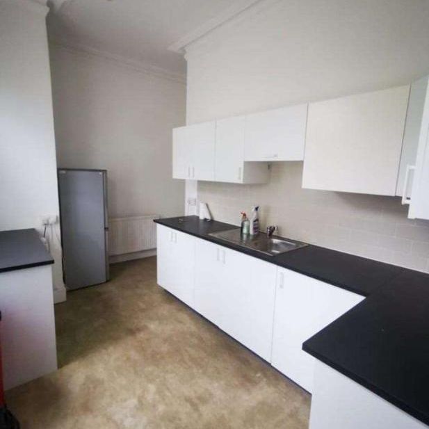 Cawnpore Street, London, SE19 - Photo 1