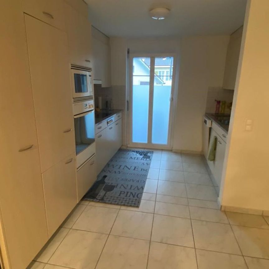 CHARMANTE WOHNUNG MIT SONNIGEM BALKON - Foto 1