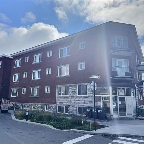 1820 Boul. Rosemont - Photo 1