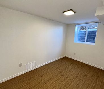For Lease - 300 Dalehurst Drive Unit# B, Tanglewood - Grenfell Glen... - Photo 1