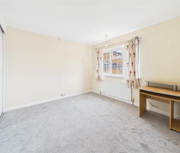 4 bedroom Detached house to rent - Photo 6