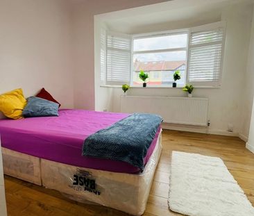 Room in a Shared House, Stunning Double Room In Streatham, SW16 - Photo 6