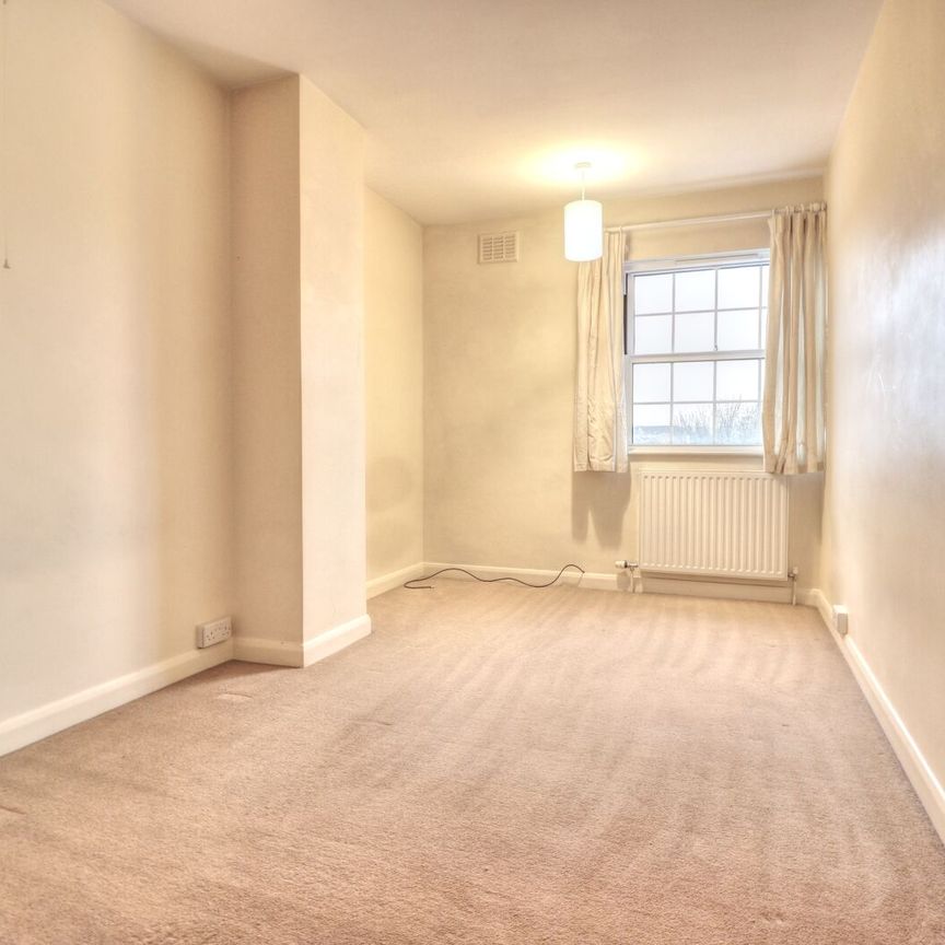 3 bedroom flat to rent, - Photo 1