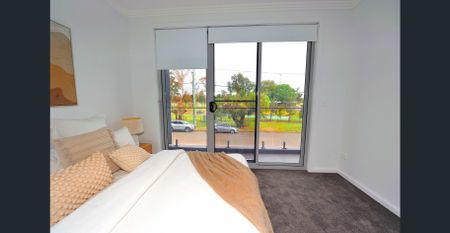 Brand-New 5-Bedroom Townhouse in St Marys – Space for the Whole Family! - Photo 4