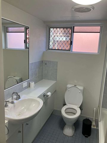 Broadbeach - Photo 3