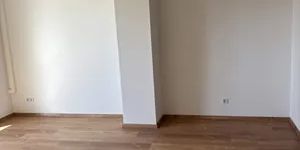 Helle 2-Zimmer-Wohnung mit Loggia und Klimaanlage - Photo 3