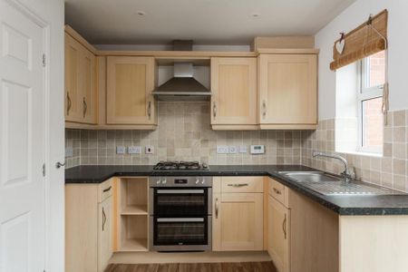 2 bedroom semi-detached house to rent - Photo 4