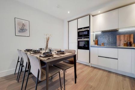 3 bedroom flat to rent - Photo 4