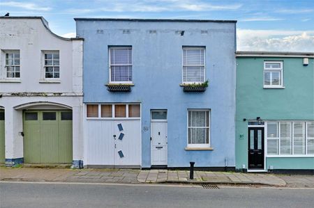 Charming three bedroom period home - Photo 4