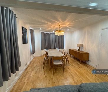 3 bedroom detached house to rent - Photo 4
