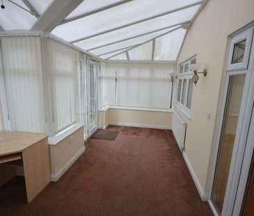 Miller Close, RM5 - Photo 1
