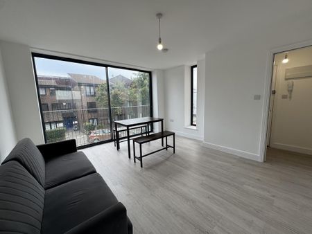 2 bedroom flat to rent - Photo 4