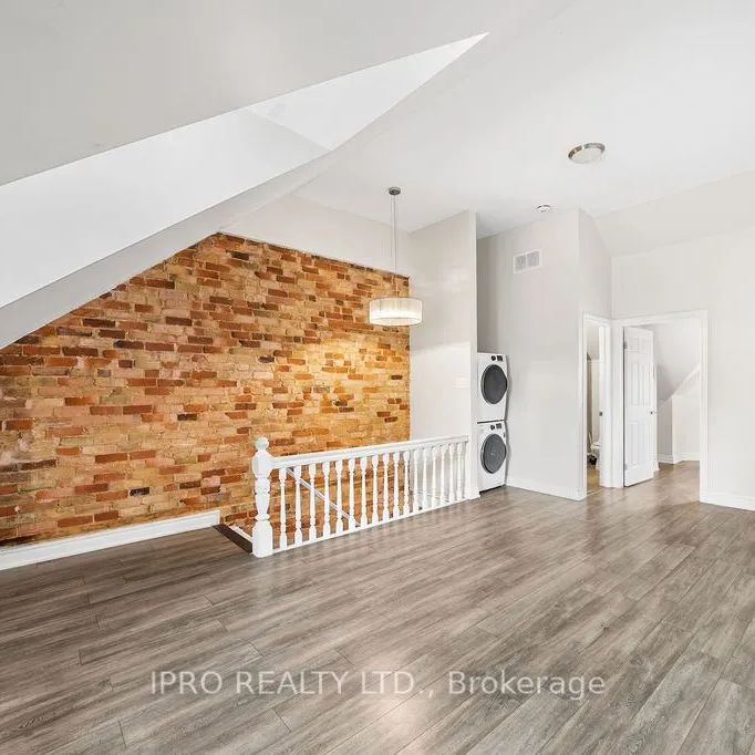 Condo Townhouse For Lease | W9256696 - Photo 1