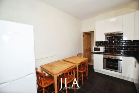 4 bed terraced house to rent in St. Albans Road, Leicester, LE2 - Photo 2