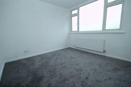 4 bedroom property to rent - Photo 4