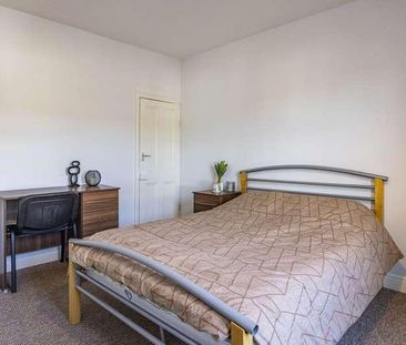 Kirkby St // Bed + Study Rooms // Sept, LN5 - Photo 4