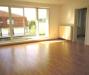 Hönow 01-10, sonnige 2-Zi-DG-Whg mit EBK und Balkon nahe Retsee - Foto 1