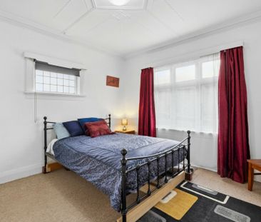 A tidy and spacious home! - Photo 2