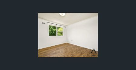 Top Floor Three Bedroom Apartment Moments From Bondi Beach - Photo 2