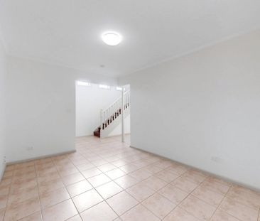 Bright & Fresh 2-Bedroom House in the Heart of Brunswick - Photo 5