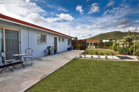 19 Doncaster Way, Mount Louisa - Photo 2