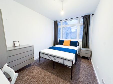Room in a Shared Flat, Windsor Crescent, HA9 - Photo 5