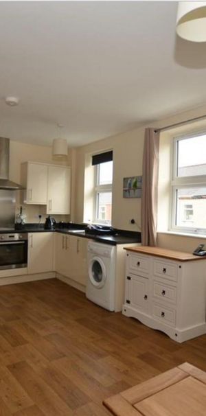 1 bedroom Flat To Let - Photo 1