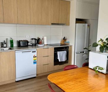 Beautiful 2 bedroom available now! - Photo 5