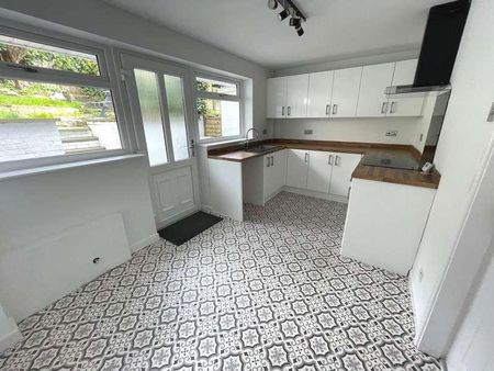 Grains Road, Shaw, OL2 - Photo 5