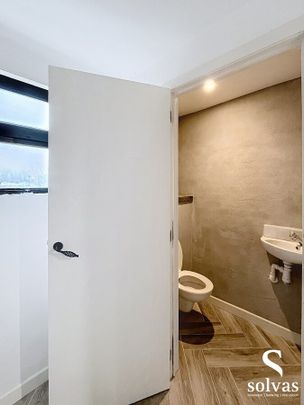 Top gerenoveerde woning met 3 slaapkamers, ruime tuin in prachtige natuur te Aalter EN uiterst energiezuinig. - Photo 1