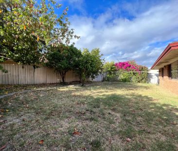 “3x2x2 FAMILY HOME BOASTING SPACE, VALUE AND LOCATION” - Photo 3