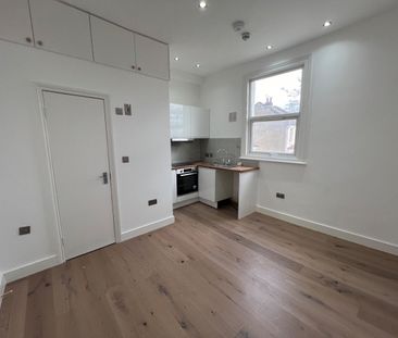 Studio Flat, Alkham Road, N16 - Photo 4
