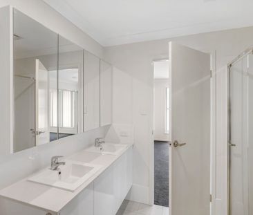 Modern Townhouse for Rent - Photo 5
