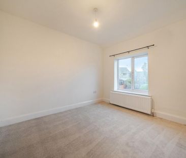 2 bedroom semi-detached house to rent - Photo 4