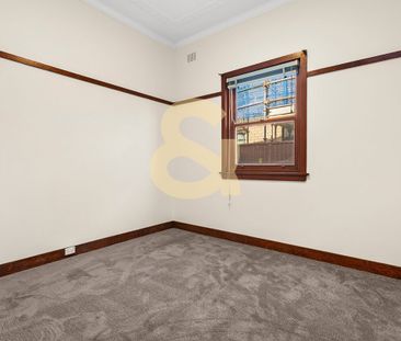 Character Bungalow with Huge Yard, Perfect Maroubra Location - Photo 4