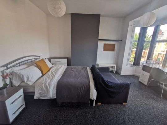 1 bedroom in a house share to rent - Photo 1