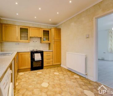 3 bedroom semi-detached house to rent - Photo 5