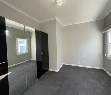 A Classic & Modern 4 Bedroom Home ! - Photo 4