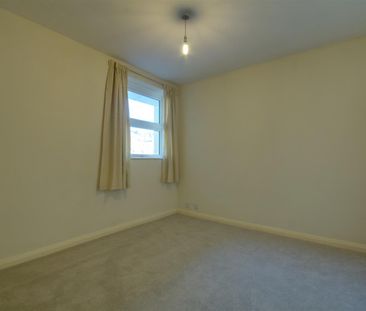 A 1 Bedroom Flat in Lansdown GL50 2JE - Photo 1