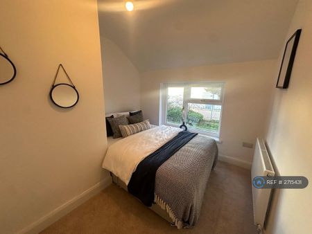 3 bedroom end of terrace house to rent - Photo 5