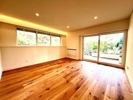 Magnífica moradia totalmente renovada, no centro de Cascais. - Photo 2