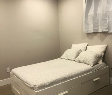 For Lease - 2421 Eighth Line, Oakville, Ontario - Photo 4