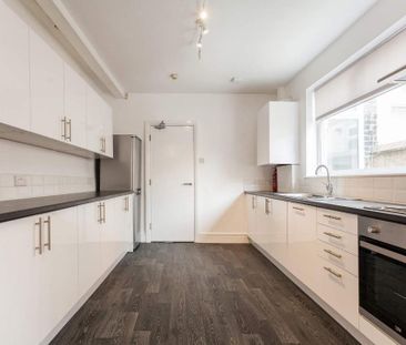 5 bedroom terraced house to rent - Photo 4