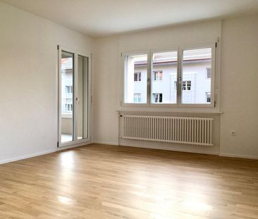 3-ZW à 81 m² im 2. OG mit grossem Balkon - Photo 2