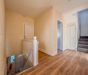 4 Bedroom House To Let - HP13 - Photo 3