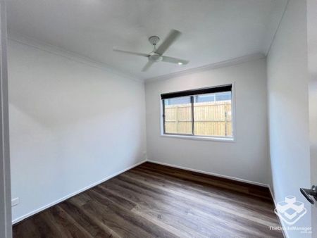 A Spacious Family Home timber floor, high ceiling - Photo 5